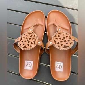 Dolce Vita-brown, size 8, thong sandal.